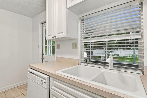 House in Dunedin, Florida 2 bedrooms, 62.43 sq.m. № 2394053 - photo 23