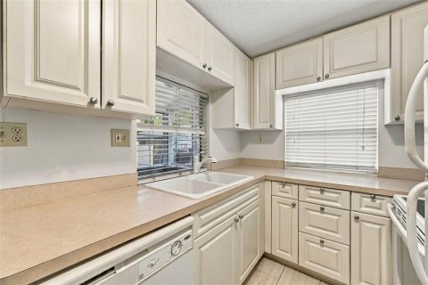 House in Dunedin, Florida 2 bedrooms, 62.43 sq.m. № 2394053 - photo 19