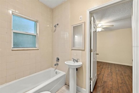 House in Dunedin, Florida 2 bedrooms, 62.43 sq.m. № 2394053 - photo 28