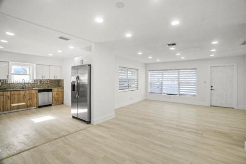 Купить виллу или дом в Окленд-Парк, Флорида 4 спальни, 170.94м2, № 1992039 - фото 17