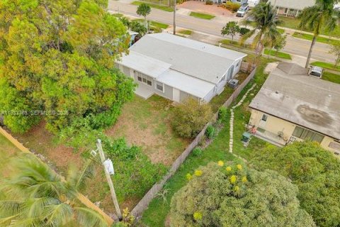 Купить виллу или дом в Окленд-Парк, Флорида 4 спальни, 170.94м2, № 1992039 - фото 25