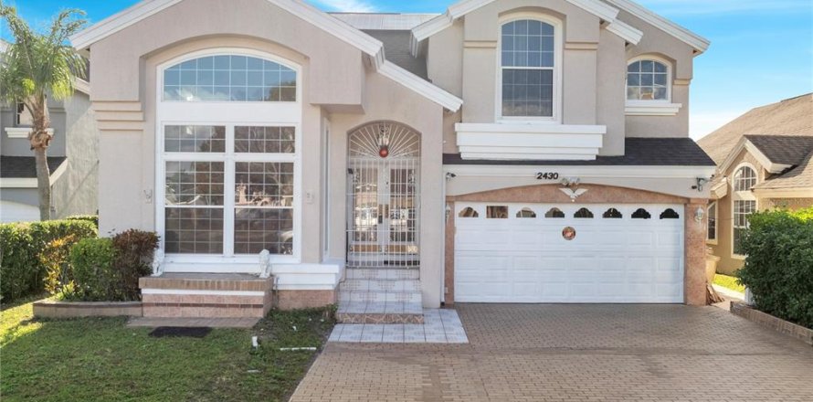 House in Kissimmee, Florida 4 bedrooms, 166.48 sq.m. № 1546463