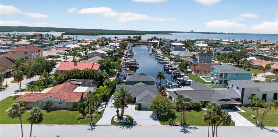 Villa ou maison à New Port Richey, Floride 3 chambres, 208.47 m2 № 1898572