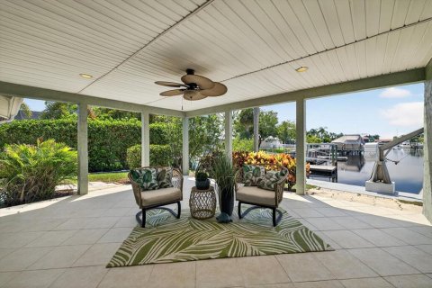 Villa ou maison à vendre à New Port Richey, Floride: 3 chambres, 208.47 m2 № 1898572 - photo 5