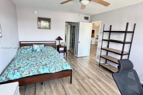 Copropriété à louer à Hallandale Beach, Floride: 2 chambres, 86.86 m2 № 2068108 - photo 10