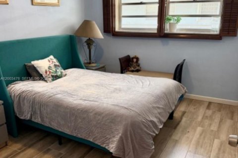 Copropriété à louer à Hallandale Beach, Floride: 2 chambres, 86.86 m2 № 2068108 - photo 17