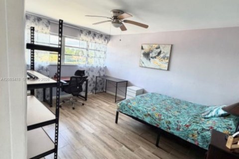 Copropriété à louer à Hallandale Beach, Floride: 2 chambres, 86.86 m2 № 2068108 - photo 11