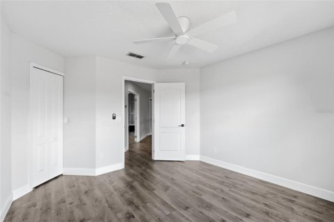 House in Oviedo, Florida 5 bedrooms, 275.46 sq.m. № 2429550 - photo 29