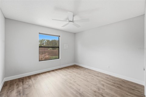 House in Oviedo, Florida 5 bedrooms, 275.46 sq.m. № 2429550 - photo 26