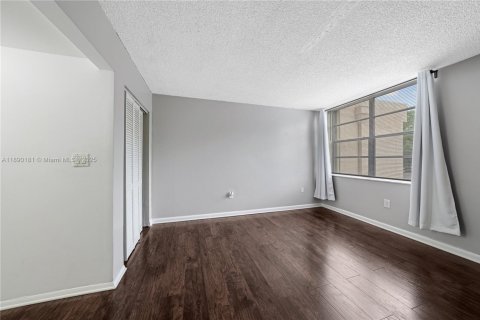 Condo in Davie, Florida, 2 bedrooms  № 1953257 - photo 5