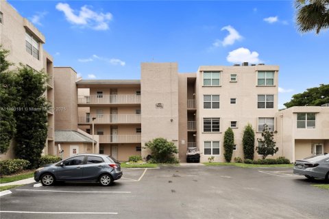 Condo in Davie, Florida, 2 bedrooms  № 1953257 - photo 1