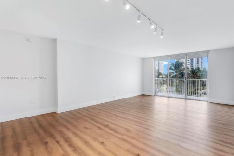 Copropriété à louer à Aventura, Floride: 1 chambre, 99.03 m2 № 1991074 - photo 5
