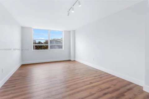 Copropriété à louer à Aventura, Floride: 1 chambre, 99.03 m2 № 1991074 - photo 8