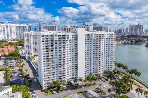 Copropriété à louer à Aventura, Floride: 1 chambre, 99.03 m2 № 1991074 - photo 20