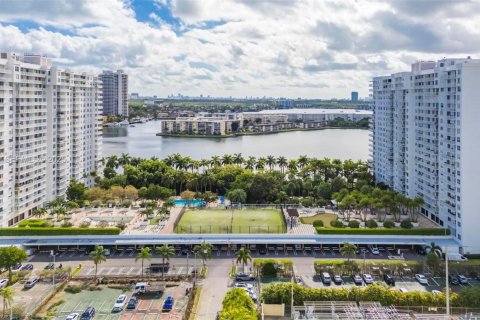 Copropriété à louer à Aventura, Floride: 1 chambre, 99.03 m2 № 1991074 - photo 17