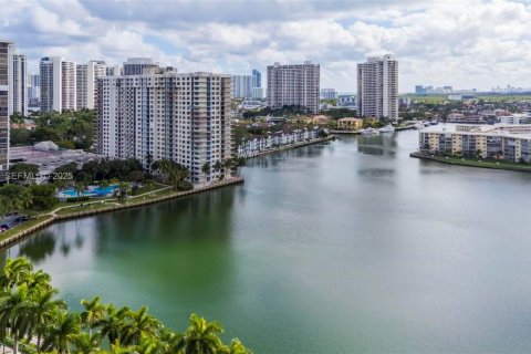 Copropriété à louer à Aventura, Floride: 1 chambre, 99.03 m2 № 1991074 - photo 15