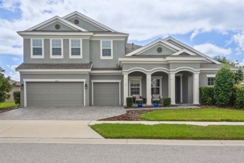 House in New Port Richey, Florida 6 bedrooms, 434.04 sq.m. № 1905468 - photo 1