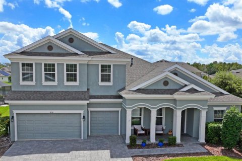 House in New Port Richey, Florida 6 bedrooms, 434.04 sq.m. № 1905468 - photo 2