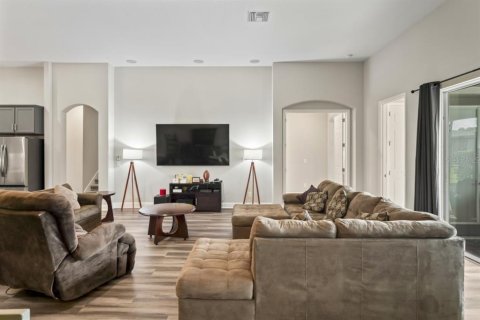 House in New Port Richey, Florida 6 bedrooms, 434.04 sq.m. № 1905468 - photo 6