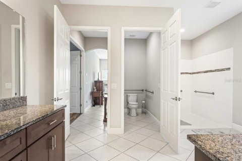House in New Port Richey, Florida 6 bedrooms, 434.04 sq.m. № 1905468 - photo 15