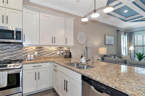 Villa ou maison à louer à Bradenton, Floride: 3 chambres, 278.24 m2 № 1744334 - photo 5