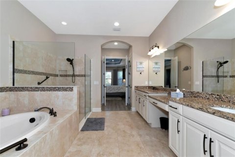 Villa ou maison à louer à Bradenton, Floride: 3 chambres, 278.24 m2 № 1744334 - photo 11