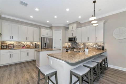 Villa ou maison à louer à Bradenton, Floride: 3 chambres, 278.24 m2 № 1744334 - photo 6