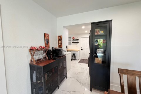 Купить виллу или дом в Майами, Флорида 3 спальни, 106.84м2, № 2168118 - фото 11