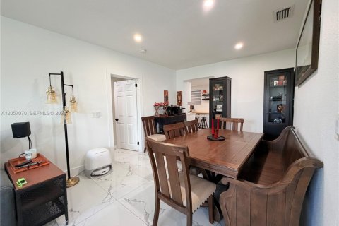 Купить виллу или дом в Майами, Флорида 3 спальни, 106.84м2, № 2168118 - фото 6