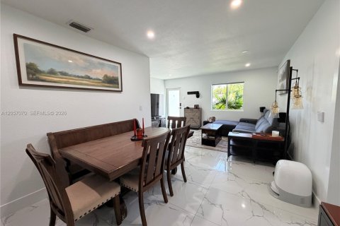 Купить виллу или дом в Майами, Флорида 3 спальни, 106.84м2, № 2168118 - фото 9