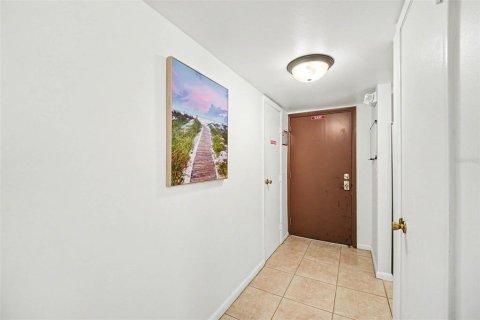 Condo in Cocoa Beach, Florida, 3 bedrooms  № 2142442 - photo 9