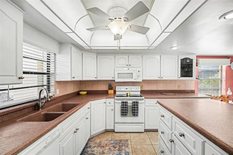 Condo in Cocoa Beach, Florida, 3 bedrooms  № 2142442 - photo 17