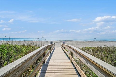 Condo in Cocoa Beach, Florida, 3 bedrooms  № 2142442 - photo 2