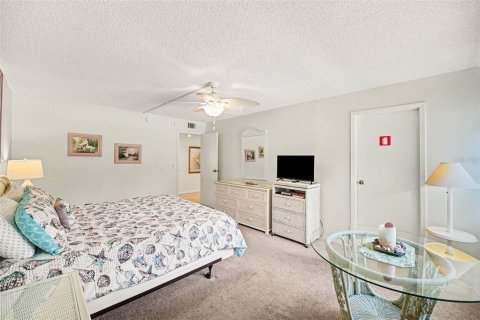 Condo in Cocoa Beach, Florida, 3 bedrooms  № 2142442 - photo 22