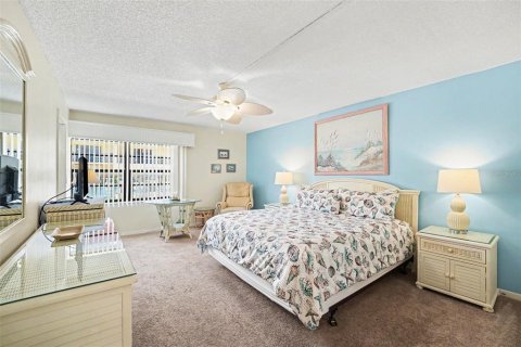 Condo in Cocoa Beach, Florida, 3 bedrooms  № 2142442 - photo 20