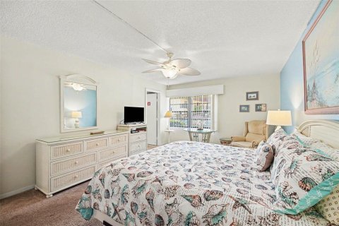 Condo in Cocoa Beach, Florida, 3 bedrooms  № 2142442 - photo 21