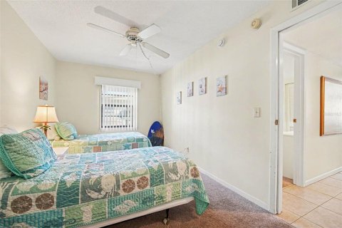 Condo in Cocoa Beach, Florida, 3 bedrooms  № 2142442 - photo 24