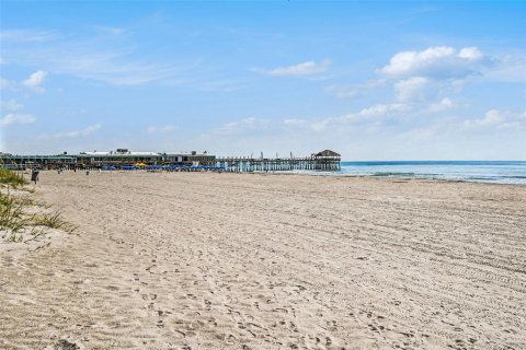 Condo in Cocoa Beach, Florida, 3 bedrooms  № 2142442 - photo 3