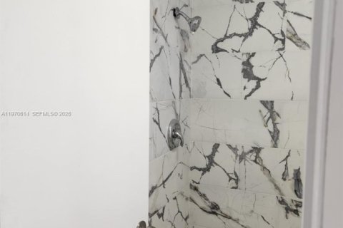 Townhouse in Miramar, Florida 2 bedrooms, 98.48 sq.m. № 2031322 - photo 23