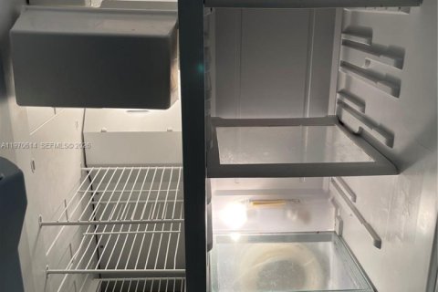 Townhouse in Miramar, Florida 2 bedrooms, 98.48 sq.m. № 2031322 - photo 13