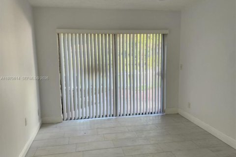 Townhouse in Miramar, Florida 2 bedrooms, 98.48 sq.m. № 2031322 - photo 30