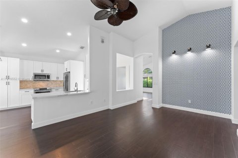 Купить виллу или дом в Мирамар, Флорида 3 спальни, 176.98м2, № 1973910 - фото 10