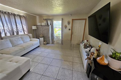 Immobilier commercial à vendre à Hollywood, Floride: 155.7 m2 № 1857160 - photo 11