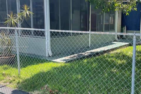 Immobilier commercial à vendre à Hollywood, Floride: 155.7 m2 № 1857160 - photo 8