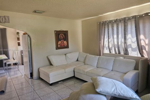 Immobilier commercial à vendre à Hollywood, Floride: 155.7 m2 № 1857160 - photo 12