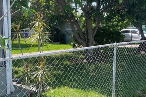 Immobilier commercial à vendre à Hollywood, Floride: 155.7 m2 № 1857160 - photo 9