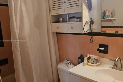 Immobilier commercial à vendre à Hollywood, Floride: 155.7 m2 № 1857160 - photo 23