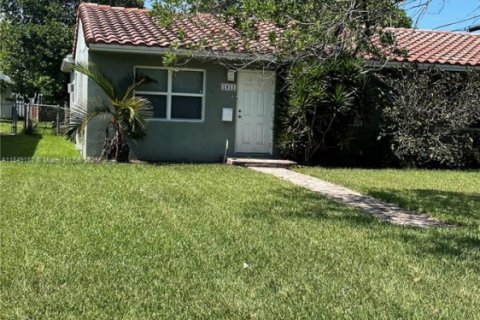 Immobilier commercial à vendre à Hollywood, Floride: 155.7 m2 № 1857160 - photo 3