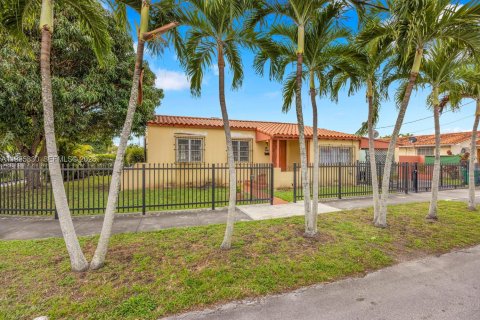 Commercial property in Miami, Florida 197.51 sq.m. № 2009832 - photo 2