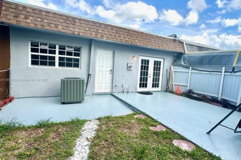 Adosado en venta en Miami Gardens, Florida, 3 dormitorios, 107.02 m2 № 1871982 - foto 4